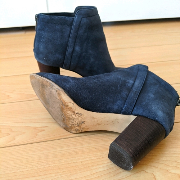 Lord + Taylor 424 Fifth blue suede booties - Picture 5 of 5